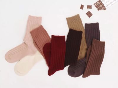 冬天的時髦造型,從一雙好看的襪子開始